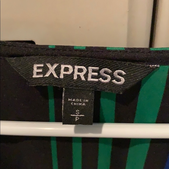 Express Blouse - Picture 2 of 3